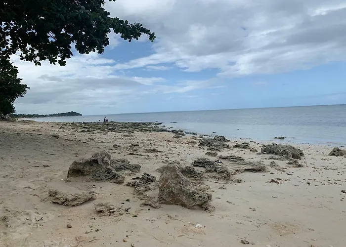 ホームステイ Suba Nipa Huts Daanbantayan
